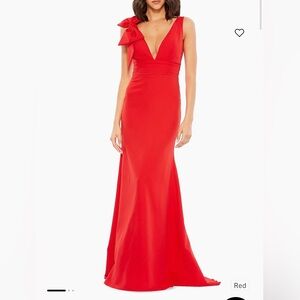 NWT Mac Duggal Ieena Bow Gown